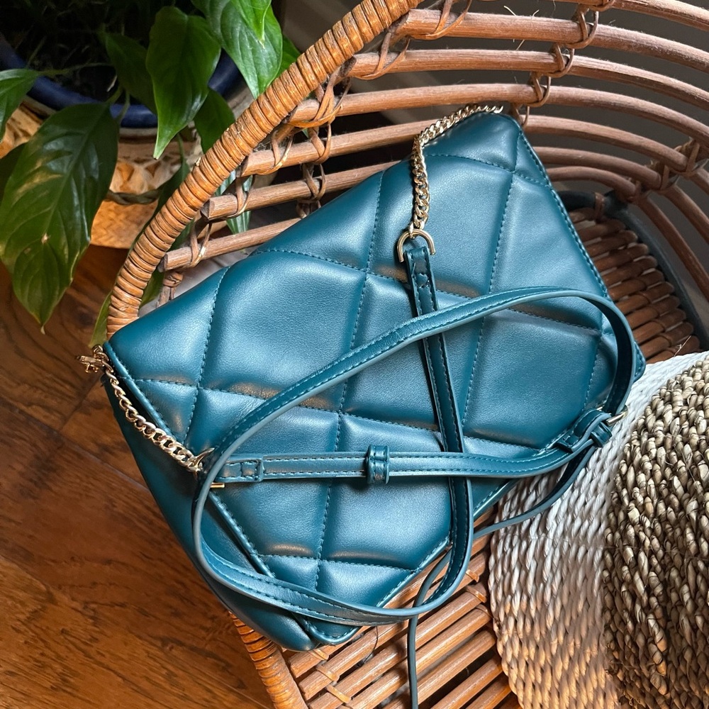 Teal Quilted Crossbody Bag w/Gold Chain